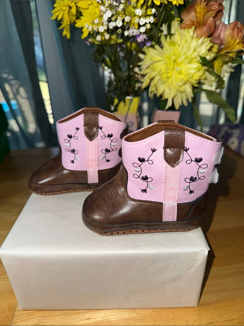 🤩Toddler Pink & Brown Floral Western Boots. 🎁3